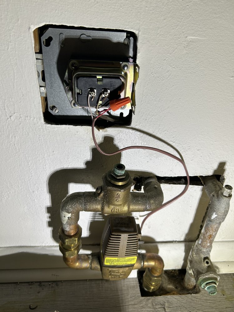 Slide of R&R Handy Services