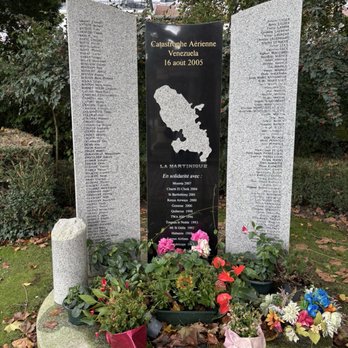 Cimetière du Père Lachaise - Funeral Services & Cemeteries Near Me - Paris, 75