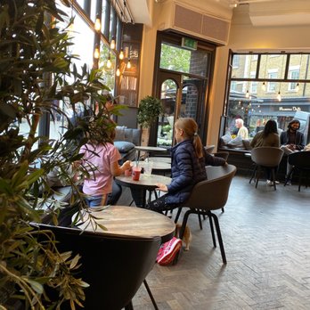 Joe & The Juice - Table - Coffee & Tea Near Me - Richmond, SRY Joe & The Juice - Table - Coffee & Tea Near Me - Richmond, SRY