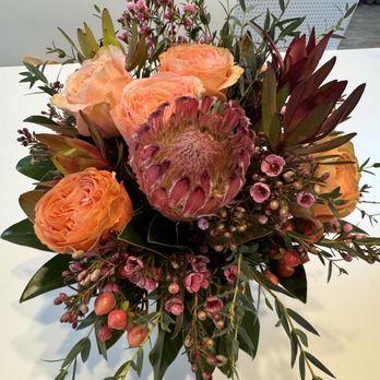 Fiore x 7 Flower Bar - Florists Near Me - Plano, Texas Fiore x 7 Flower Bar - Florists Near Me - Plano, Texas