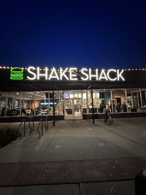 Shake Shack Vernon Hills by null