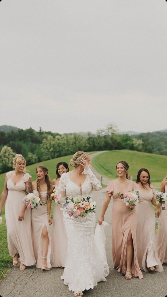 Ivey Bridal Co Logo