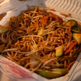 Veggie chow mein Veggie chow mein