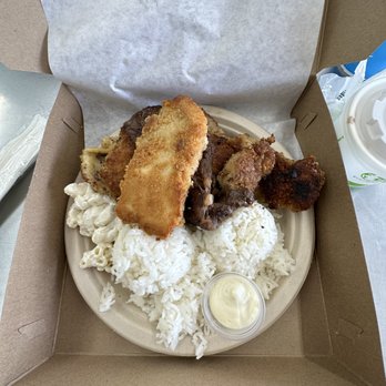 Rainbow Drive-In - Mix Plate - Hawaiian Near Me - Honolulu, Hawaii Rainbow Drive-In - Mix Plate - Hawaiian Near Me - Honolulu, Hawaii