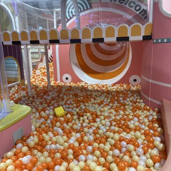 Twinkle Land Play Cafe - Cafes Near Me - Bellevue, Washington