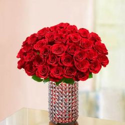 L & M Flowers - Beautiful rose centerpiece