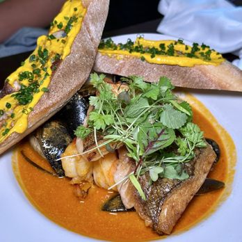 Le Sélect Bistro - bouillabaisse - shrimp, clams, mussels, snapper, onion, toasted baguette, rouille, fish tomato saffron broth - French Near Me - Toronto, Ontario