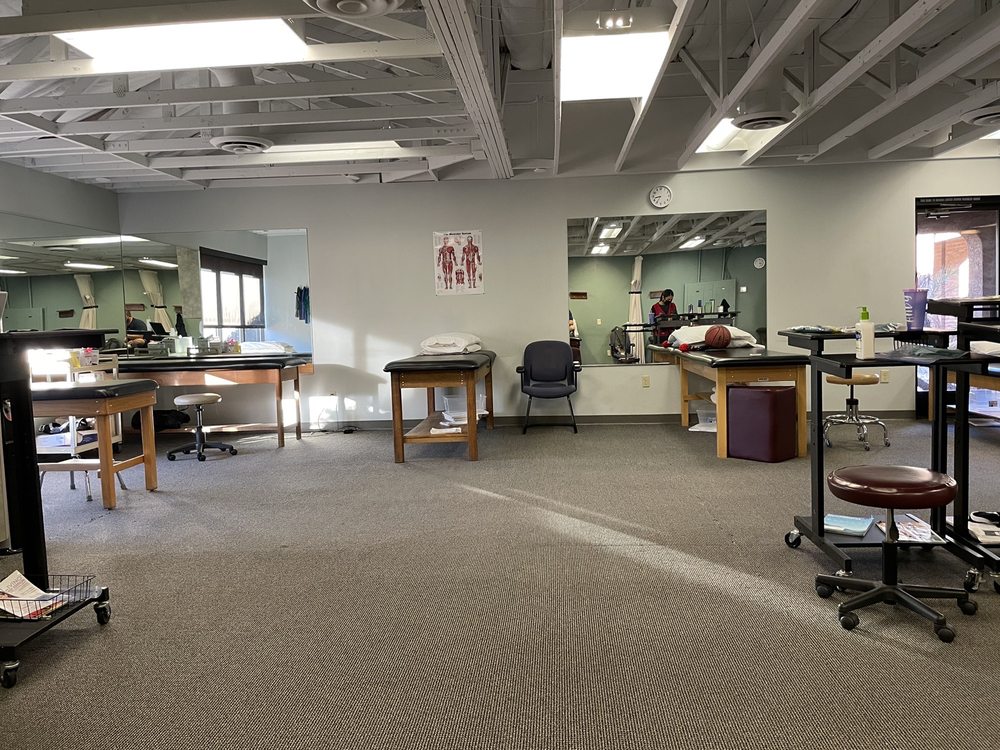 FOOTHILLS SPORTS MEDICINE PHYSICAL THERAPY 11 Photos & 21 Reviews