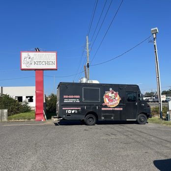Crawdaddy's Kitchen - Truck out front - Seafood Near Me - Shreveport, Louisiana Crawdaddy's Kitchen - Truck out front - Seafood Near Me - Shreveport, Louisiana