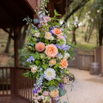 Dragonfly Floral - Florists Near Me - Healdsburg, California Dragonfly Floral - Florists Near Me - Healdsburg, California