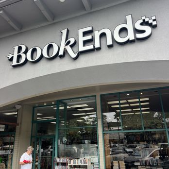 BookEnds - Front of store - Bookstores Near Me - Kailua, Hawaii BookEnds - Front of store - Bookstores Near Me - Kailua, Hawaii