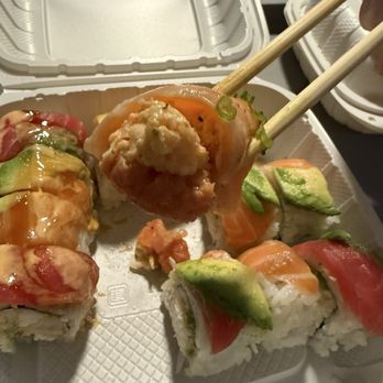 Ozen Sushi - Ozen roll (in the chop sticks) - Sushi Bars Near Me - Norwalk, California