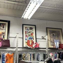Seattle Goodwill - Artful shoe displays