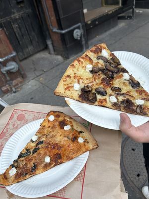 Mac’s Pizza by null