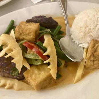 Thai Sweet Basil - Red Curry with Tofu - Thai Near Me - Andover, Massachusetts