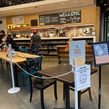Philz Coffee - Rude staff. Started clapping at customers them to leave. - Desserts Near Me - Oakland, California Philz Coffee - Rude staff. Started clapping at customers them to leave. - Desserts Near Me - Oakland, California