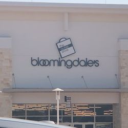 Bloomingdale's Outlet - :d #time2shop