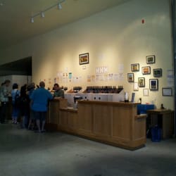 Portteus Vineyards & Winery - Tasting room