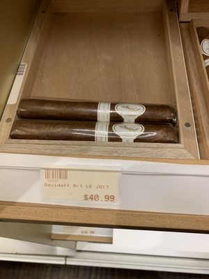 Burns Tobacconist, 110 Jordan Dr, Chattanooga, TN 37421, US