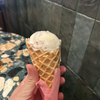 Sampaguita - Pineapple Cake Single Scoop - Ice Cream & Frozen Yogurt Near Me - Orlando, Florida Sampaguita - Pineapple Cake Single Scoop - Ice Cream & Frozen Yogurt Near Me - Orlando, Florida