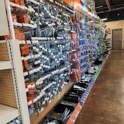 Crossover True Value - Aisle 3