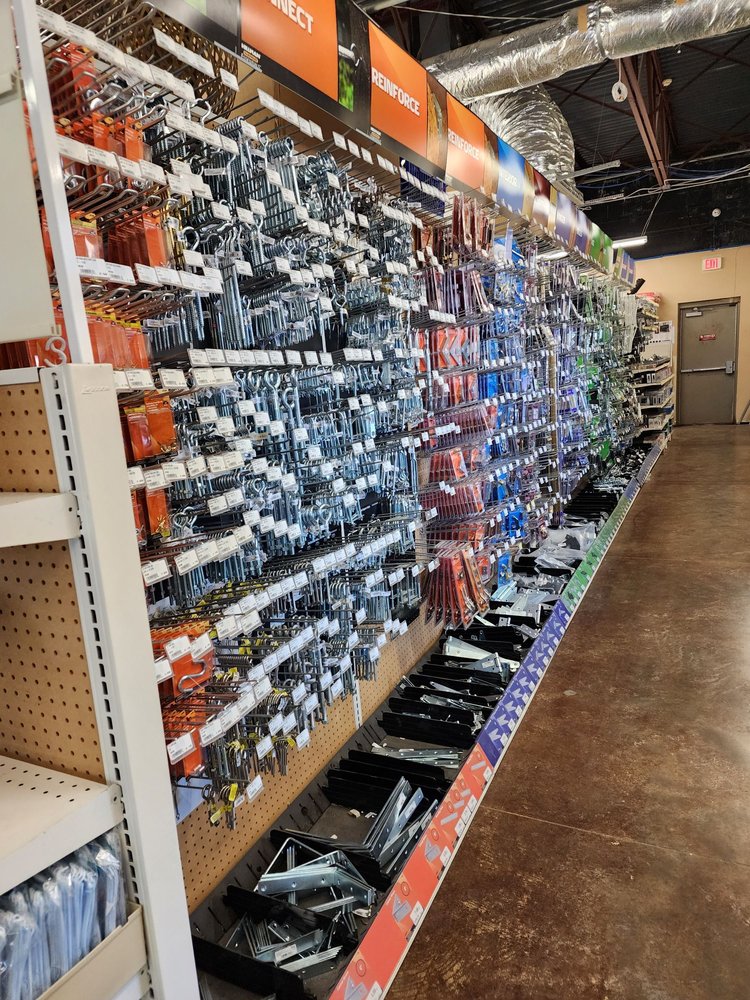 CROSSOVER TRUE VALUE Updated September 2024 1756 N Crossover Rd