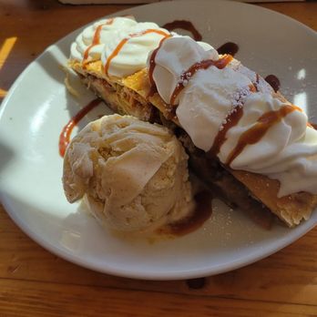 Brotzeit Lokal - Apple Strudel - German Near Me - Oakland, California