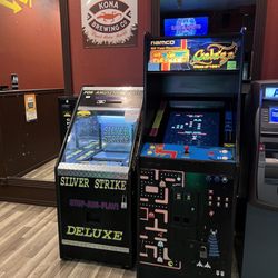 Johnny's Taphouse Grill - Games too