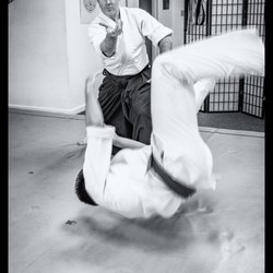 Aikido Shizenkai - Aikido throws in the dojo with sensei Bill