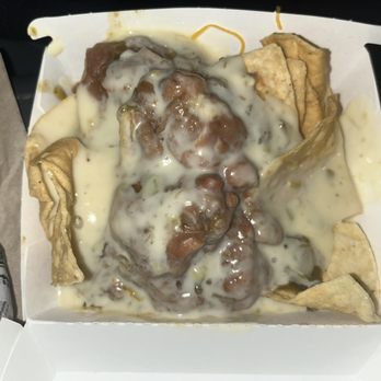 Del Taco - 3 Layer Queso Nachos - Mexican Near Me - Phenix City, Alabama Del Taco - 3 Layer Queso Nachos - Mexican Near Me - Phenix City, Alabama
