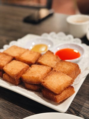 Yong Moon Lu by null