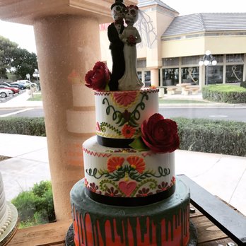 Sugarlips Cakery - Dia de los muertos wedding cake - Bakeries Near Me - Mesa, Arizona Sugarlips Cakery - Dia de los muertos wedding cake - Bakeries Near Me - Mesa, Arizona