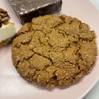 Red Dessert Dive - Ginger Molasses Cookie (seasonal) - Desserts Near Me - Houston, Texas