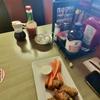 NORMS Restaurant - Chicken Wings - Diners Near Me - Torrance, California
