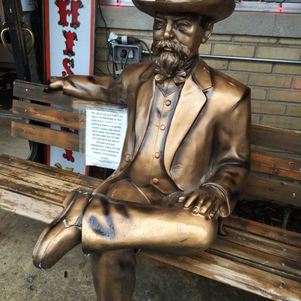 Sully's Gifts - The front of the store - Fashion Near Me - Lynchburg, Tennessee