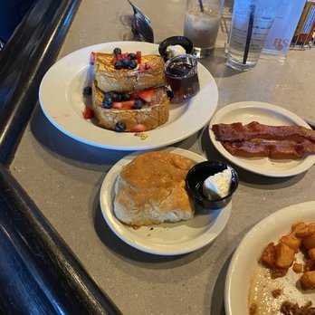 Brunch Snob - French toast with bacon - Breakfast & Brunch Near Me - Phoenix, Arizona Brunch Snob - French toast with bacon - Breakfast & Brunch Near Me - Phoenix, Arizona