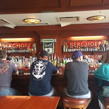 Berghoff Cafe - The bar - German Near Me - Chicago, Illinois