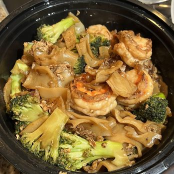 Taste of Thai - Pad See-Lew - Thai Near Me - Hoffman Estates, Illinois