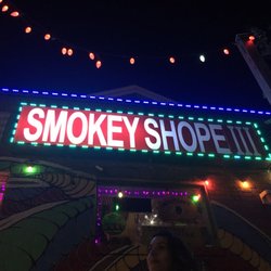 Smokey's Shope - Exterior
