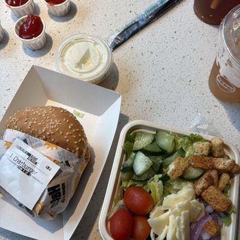 Habit Burger & Grill - Salad Near Me - Boca Raton, Florida