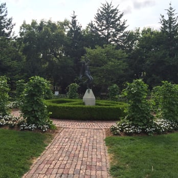 Sunken Gardens - Amazing little spots tucked away - Botanical Gardens Near Me - Lincoln, Nebraska