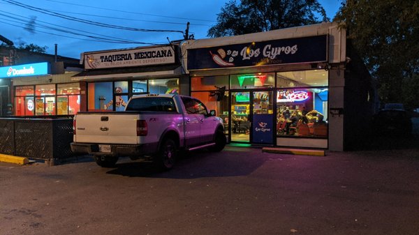 Los Gyros by null