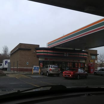 7-Eleven - a view of a gas station from inside a car - Convenience Stores Near Me - Renton, Washington 7-Eleven - a view of a gas station from inside a car - Convenience Stores Near Me - Renton, Washington