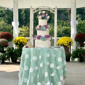 Ferrante's Lakeview - a wedding cake on a table - Venues & Event Spaces Near Me - Greensburg, Pennsylvania Ferrante's Lakeview - a wedding cake on a table - Venues & Event Spaces Near Me - Greensburg, Pennsylvania