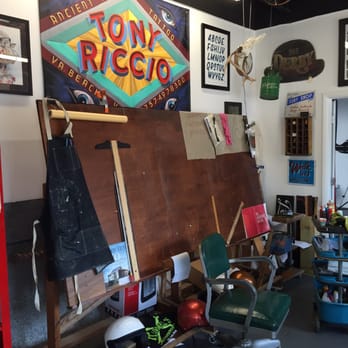 Igor's Custom - Workshop - Signmaking Near Me - Virginia Beach, Virginia