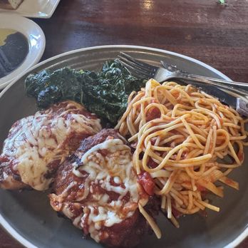 Tomatina - Chicken Parmesan with a side of Spinach, was filling. - Pizza Near Me - Santa Clara, California Tomatina - Chicken Parmesan with a side of Spinach, was filling. - Pizza Near Me - Santa Clara, California