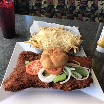 Newton's Paradise Cafe - New American Near Me - Waterloo, Iowa