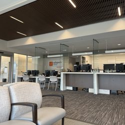 Orthopedic ONE-Westerville - Waiting area for physical therapy