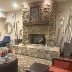 Comfort Inn & Suites - Lobby