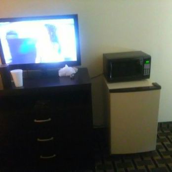Gateway Inn - Fridge microwave dresser - Hotels Near Me - Irving, Texas Gateway Inn - Fridge microwave dresser - Hotels Near Me - Irving, Texas
